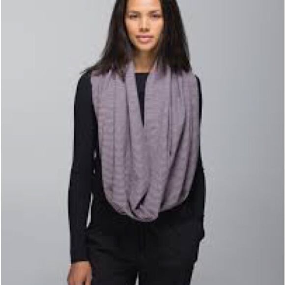 Lululemon Vinyasa Scarf *Rulu Hyper Stripe Mauvelous Heathered Black Gray - Picture 4 of 11